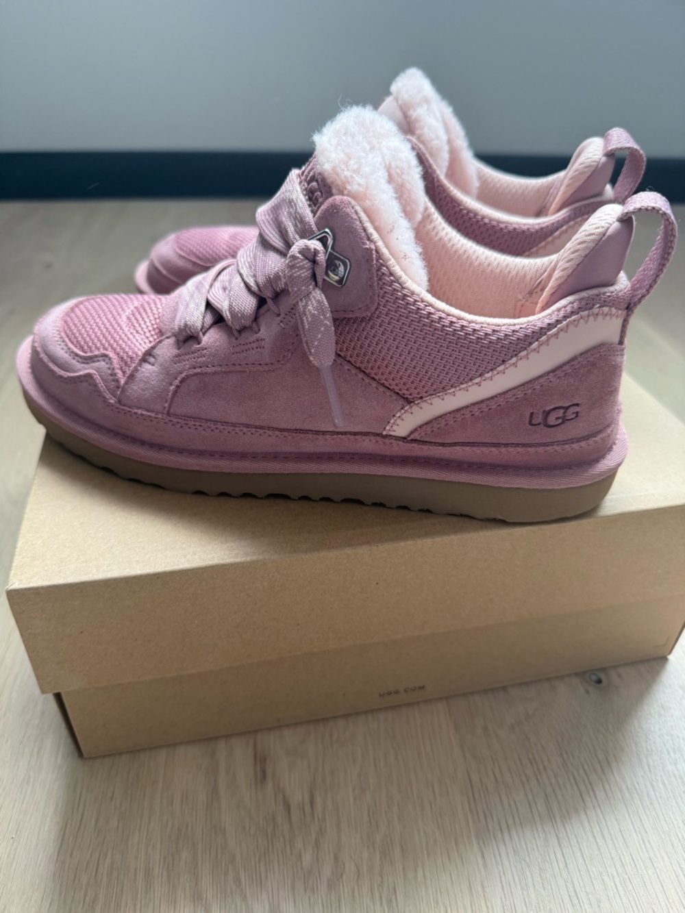 Brand 🆕UGG Lowmel -Dusty Pink Suede-Kids 6 or Women 8